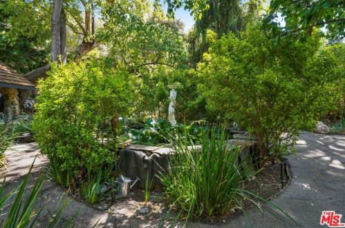 204 Topanga Canyon Blvd, Topanga CA  90290-3837 exterior