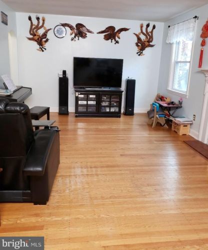 26 Johns Rd, Cheltenham PA  19012-1420 exterior