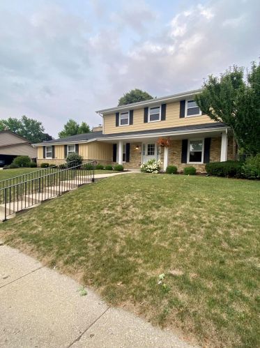 1221 Tenny Ave, Waukesha, WI 53186-6650