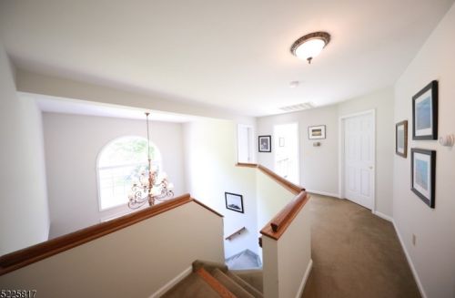 30 Carriage House Rd, Sparta NJ  07871-1300 exterior