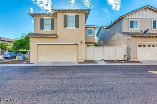 976 Henry Ln, Gilbert, AZ 85296-1476