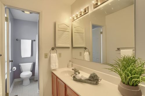 423 Kingsbrook Dr, Mc Donald PA  15057-2667 exterior