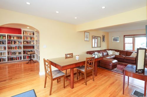 12 Grover Ln, Elwood NY  11731-3015 exterior