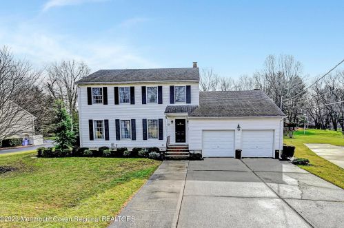 60 Dutch Lane Rd, East Freehold, NJ 07728-2212