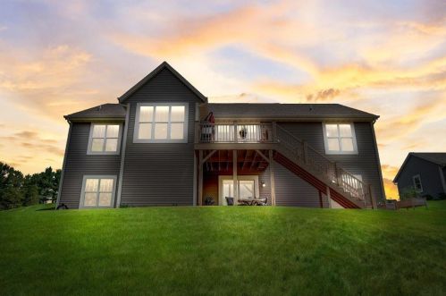 1411 Fox River Run, Mukwonago, WI 53149-7907