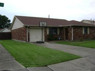 1212 Maplewood Dr, Harvey, LA 70058-4348
