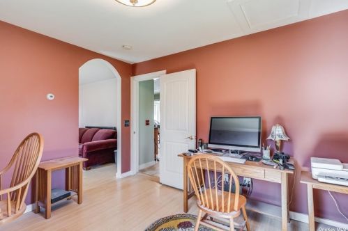 305 Bayberry Rd, Southold NY  11971-4436 exterior