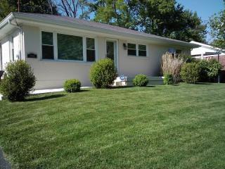 2811 Thistlewood Dr, Louisville, KY 40206-1335
