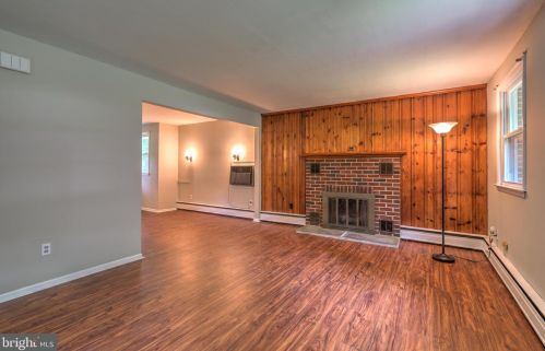252 Holland Rd, Southampton, PA 18966-1702