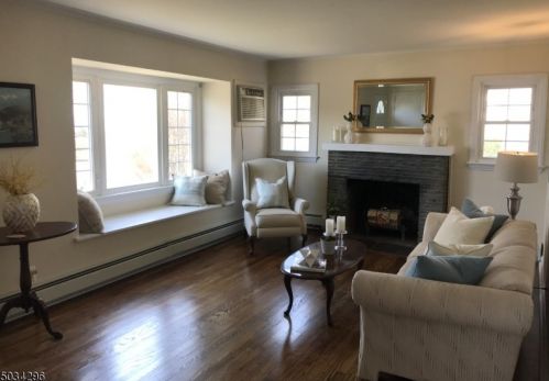 10 Oakwood Ct, Fanwood NJ  07023-1162 exterior