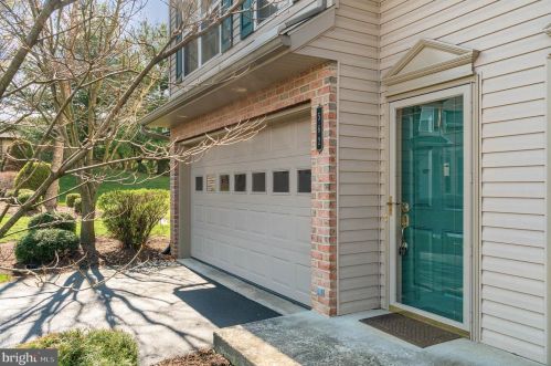 562 Meadow Croft Cir, Navy Sup Dpt PA  17055-5862 exterior