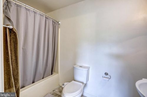 11734 Armistead Filler Ln, Lovettsville VA  20180-1915 exterior