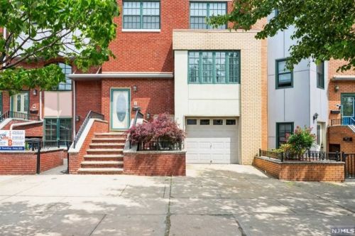 54 Avenue C, Bayonne, NJ 07002-3414