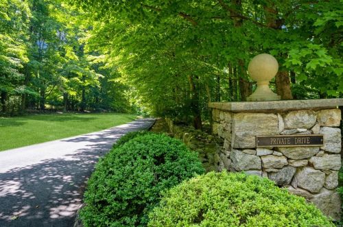 269 Sturges Hwy, Westport, CT 06880-1722