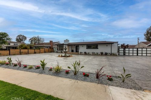 3841 Pacific Ave, Long Beach CA  90807-3227 exterior