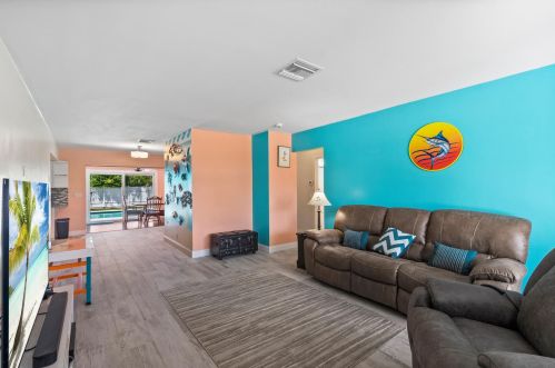 231 9th Ave, Boynton Beach FL  33435-3139 exterior