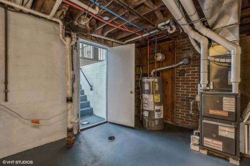 522 Wildwood Ave, New Castle PA  16105-2440 exterior