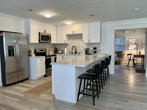 558 Ivy Ave, West Palm Beach, FL 33410-4832