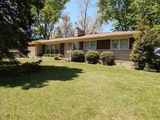 6800 Cozy Ct, Louisville, KY 40228-1203