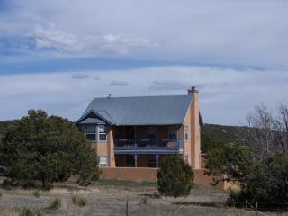 4 Crestview Ln, Edgewood, NM 87015-8018