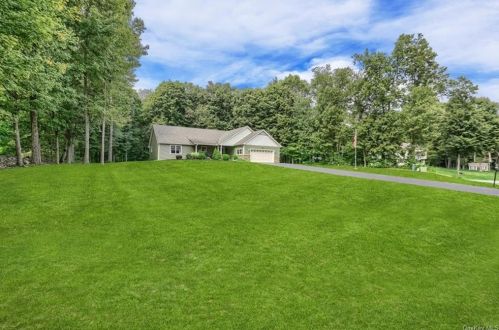 21 Clermont Ln, Montgomery, NY 12549-2725