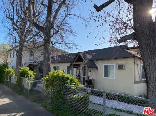 13926 Sherman Way, Van Nuys, CA 91405-2574