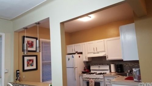 214-19 Jamaica Ave, Jamaica, NY 11428-1846