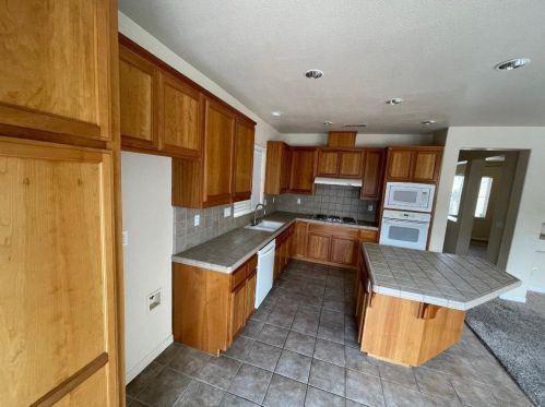 416 San Fernando Ct, Los Banos CA  93635-6451 exterior