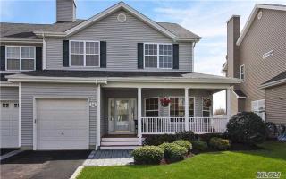 112 Rivendell Ct, Huntington Station, NY 11747-5345