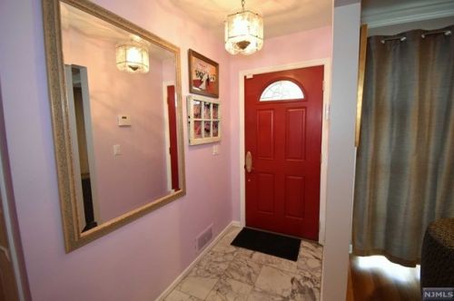 26 Elmwood Ter, Elmwood Park NJ  07407-1729 exterior