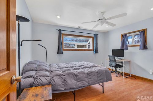 4 Charles Ter, Piscataway NJ  08854-5320 exterior
