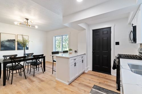 6620 Jackson St, Pittsburgh PA  15206-1764 exterior