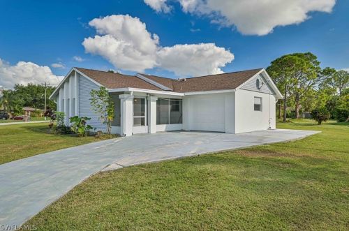 222 5th Ave, Lehigh Acres, FL 33936-1426