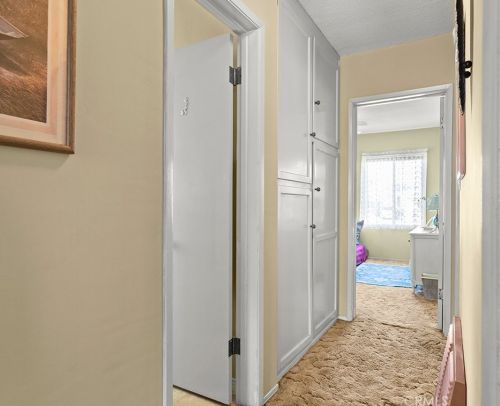 6708 Daneland St, Lakewood CA  90713-2101 exterior