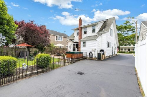 77 Rollstone Ave, West Sayville NY  11796-1309 exterior
