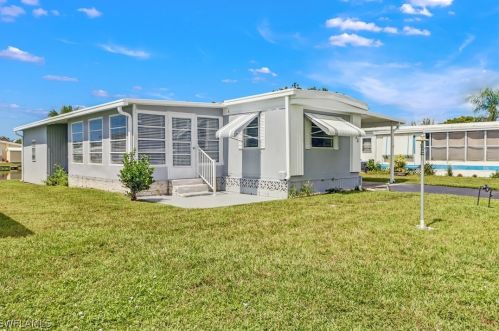 153 Cape Sable Dr, Naples, FL 34104-4116