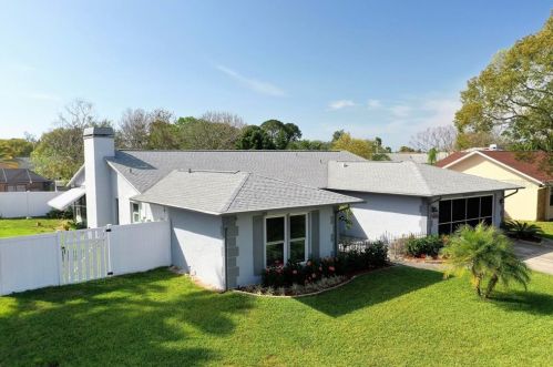 8823 Greenleaf Ct, Port Richey, FL 34668-5913