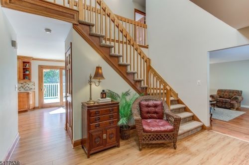 14 Lenore Rd, Califon, NJ 07830-3400