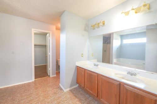 725 Bray St, Cedar Hill TX 75104-6058 exterior