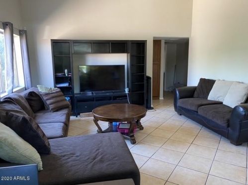 6847 81st Ln, Glendale, AZ 85303-2700