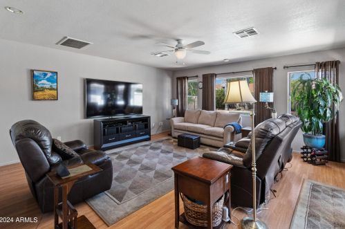 4746 Evans Dr, Glendale AZ  85306-4431 exterior