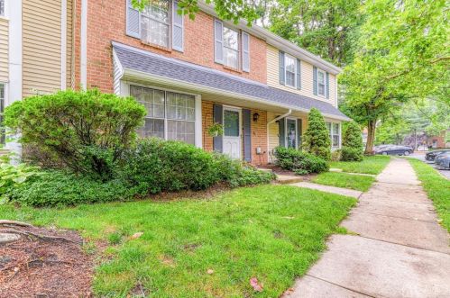 255 Palombi Ct, East Brunswick, NJ 08816-5023