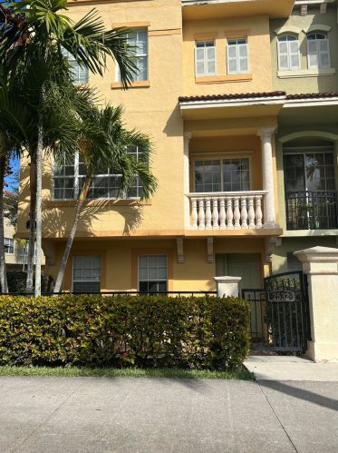 2532 Gardens Pkwy, West Palm Beach, FL 33410-2934