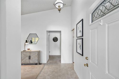 1640 Arroyo Sierra Dr, Santa Rosa, CA 95405-7766