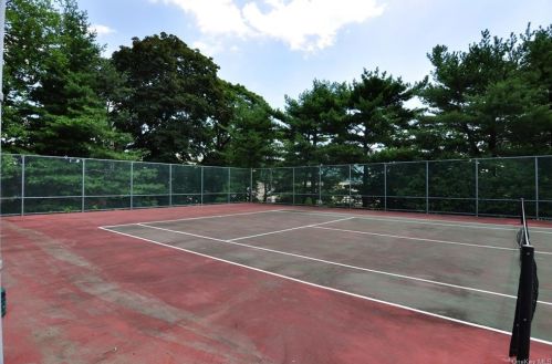 701 Pelham Rd, New Rochelle NY  10805-1100 exterior
