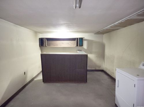 672 Deer Park Ave, Babylon NY  11702-1320 exterior