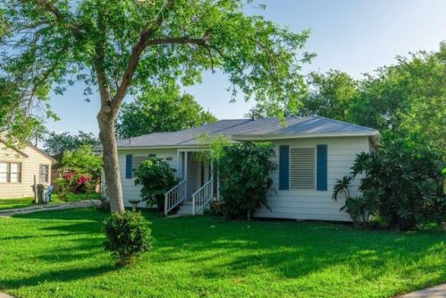 3336 Floyd St, Corpus Christi, TX 78411-1461