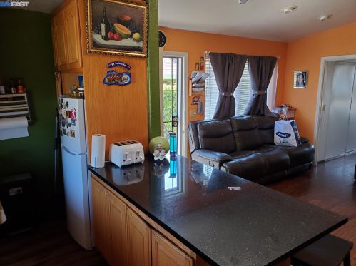 960 Folsom Ave, Hayward CA 94544-5700 exterior