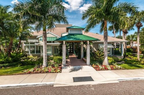 1025 Pointe Alexis Dr, Tarpon Springs FL  34689-7105 exterior