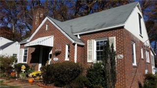1231 Brookwood Dr, Winston Salem NC  27106-4110 exterior